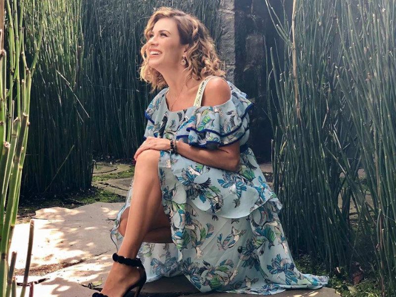 Ingrid Coronado comparte fotos con su novio en la playa por vez primera