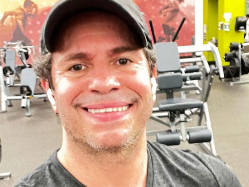 Diego Schoening reacciona con indignación a la balacera en el AICM; su familia se encontraba presente