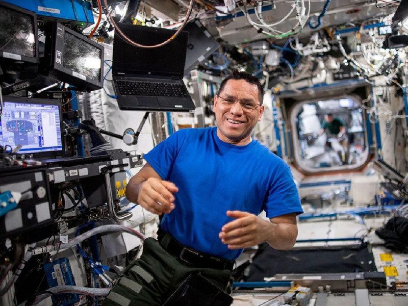 Astronauta supera el tiempo de permanencia de un estadounidense en el espacio y establece nuevo récord