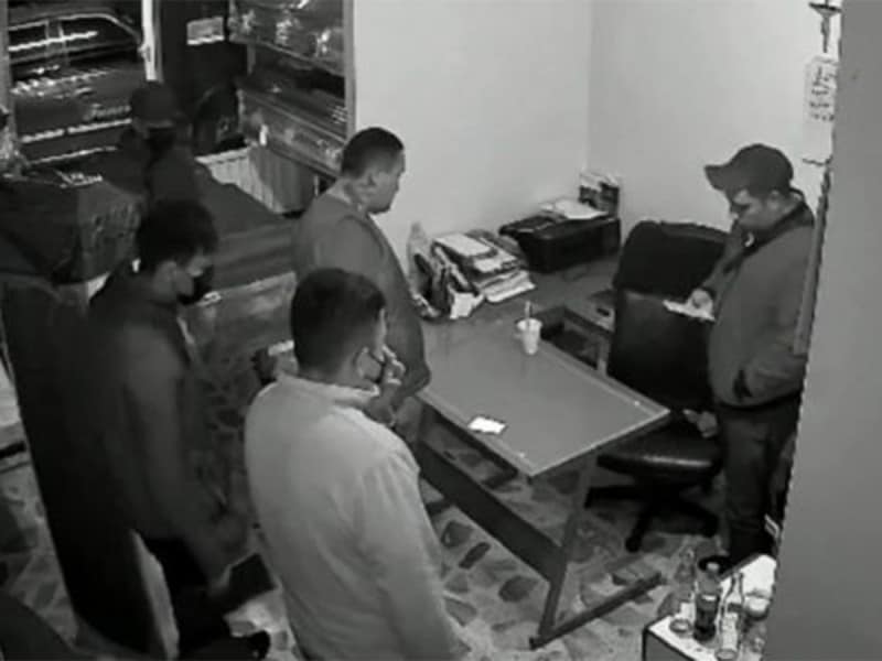 Saquean funeraria en Pachuca después de simular la muerte de un familiar