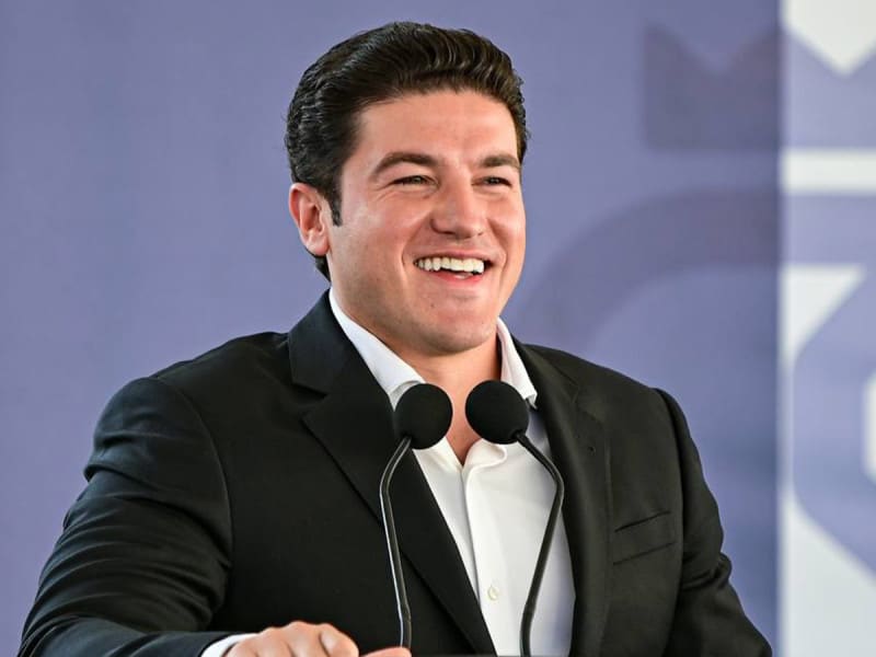 Dan amparo a Samuel García contra órdenes de aprehensión