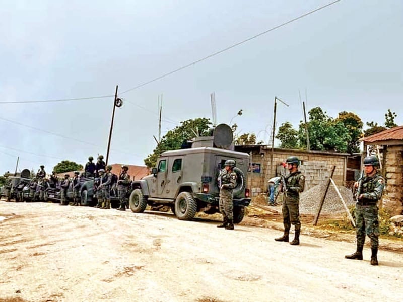 Guatemala envía soldados a patrullar la frontera con México en busca de cárteles