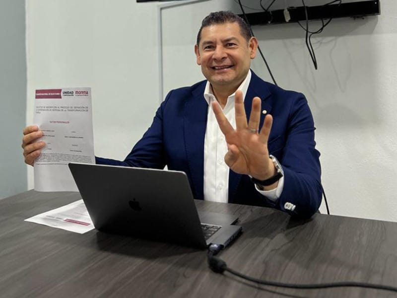 Alejandro Armenta buscará la gubernatura de Puebla, se registra como aspirante
