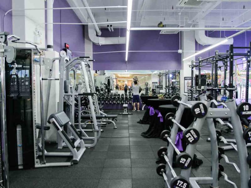 Joven pierde la vida en el gimnasio, tras sufrir un impacto con una máquina de ejercicio