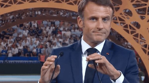 Entre abucheos es recibido el presidente de Francia en ceremonia inaugural del Mundial de Rugby