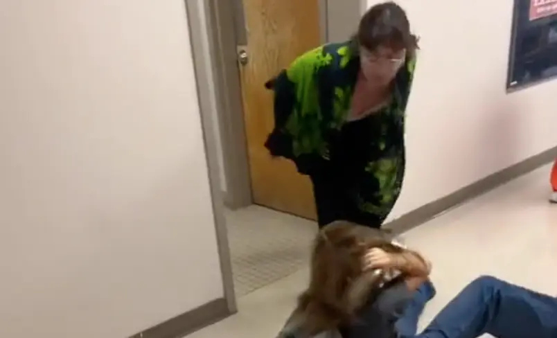 Una joven fue agredida por un estudiante trans en una escuela pública de Oregon
