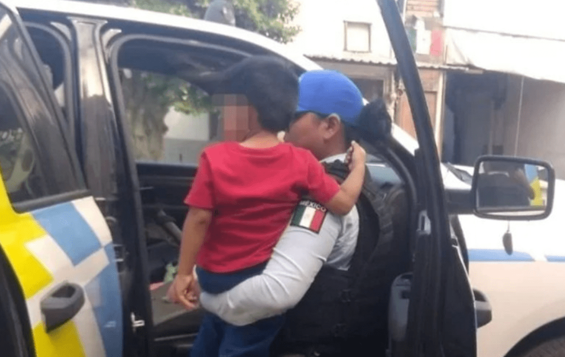 Encuentran a un niño de tres años caminando solo por calles de Monterrey