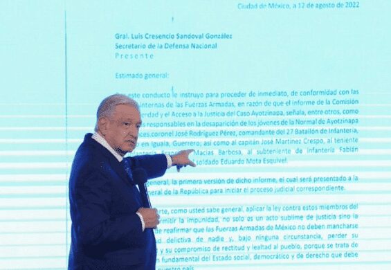 AMLO revela cartas que envió al titular de la Sedena por caso Ayotzinapa
