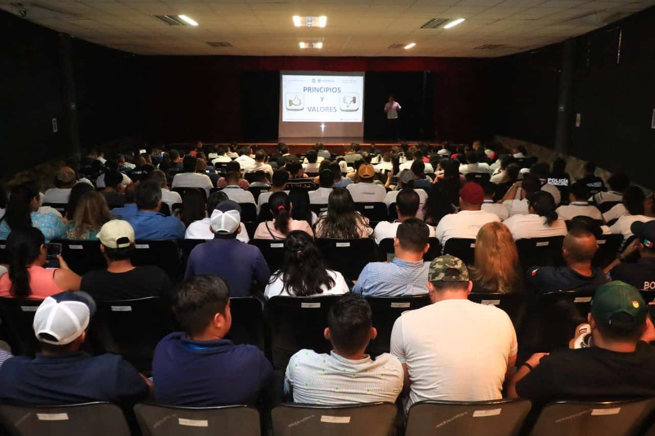 Funcionarios de Solidaridad, reciben capacitación en ética y conducta