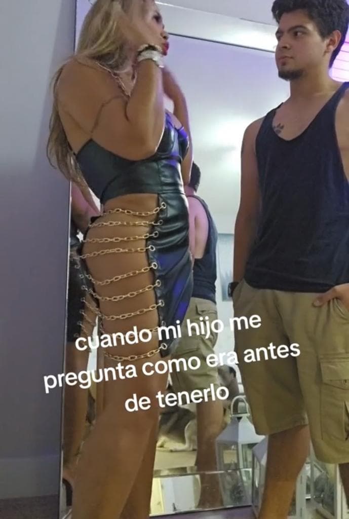 Madre perrea a su hijo para mostrarle como era antes de tenerlo