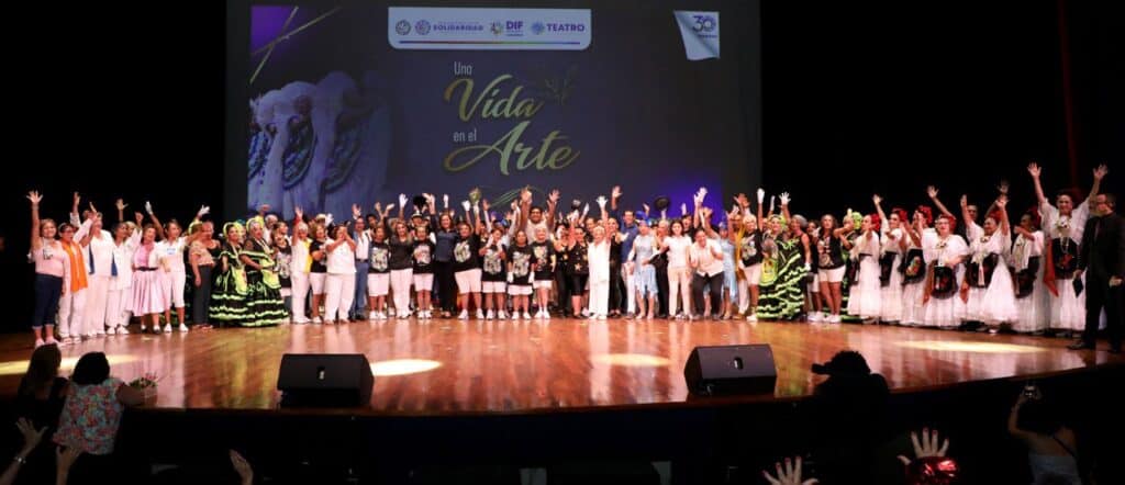 Celebran adultos mayores “Una Vida en el Arte”, en Solidaridad