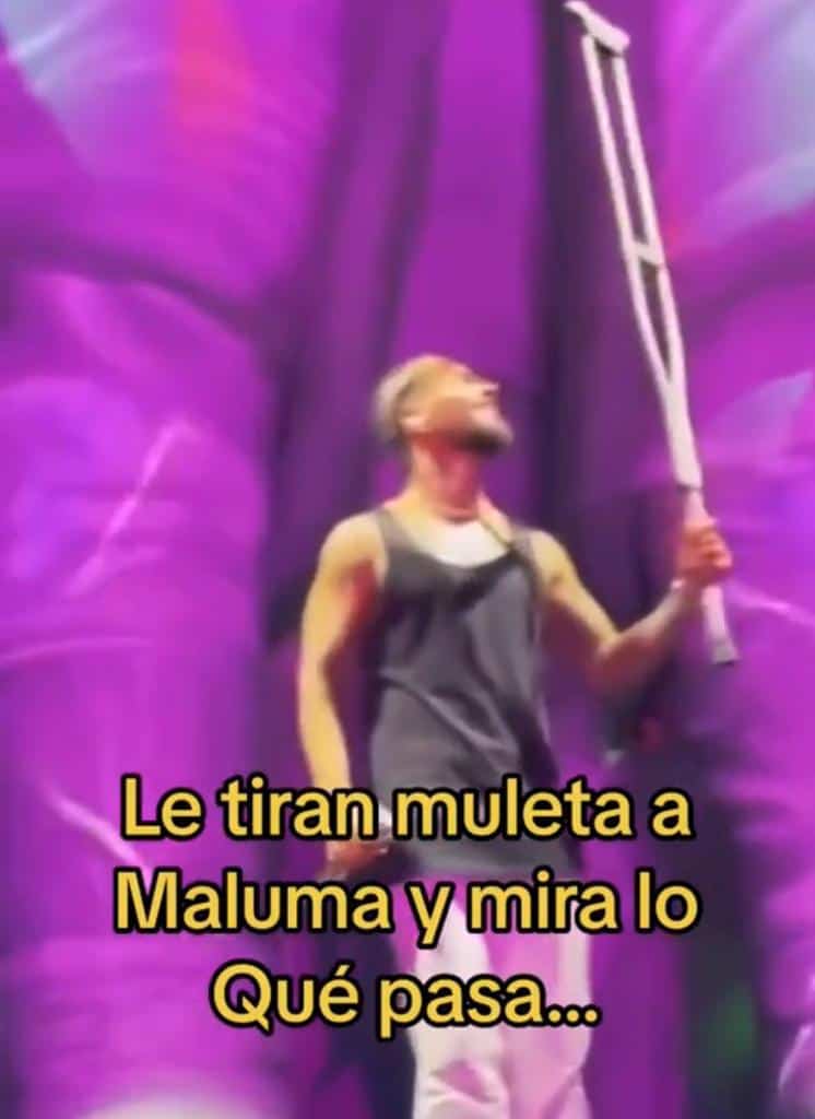 Lanzan una muleta hacia Maluma durante su concierto