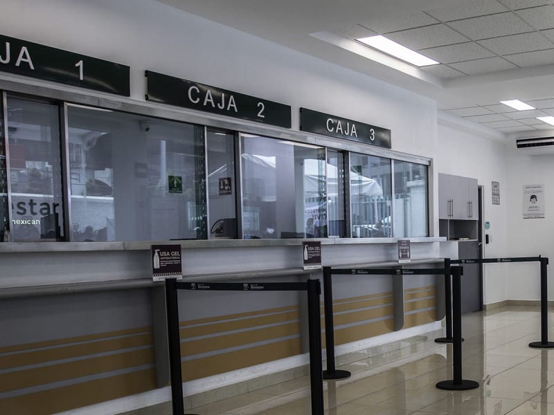 En Oaxaca, un elemento de policía logra frustrar un asalto en una sucursal del Banco del Bienestar