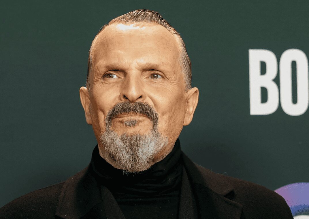 Miguel Bosé no comenta sobre el incidente de robo que experimentó y reprende a la reportera