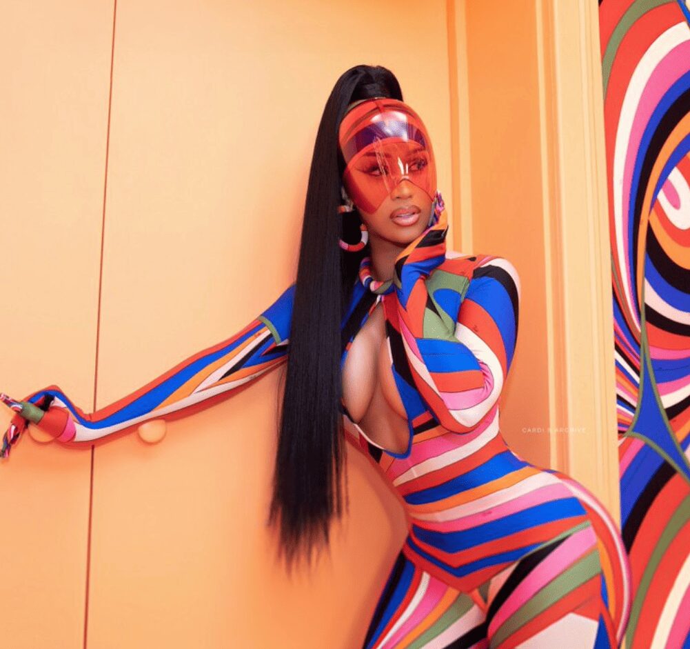 Cardi B afirma que un espíritu en su residencia la está acosando sexualmente