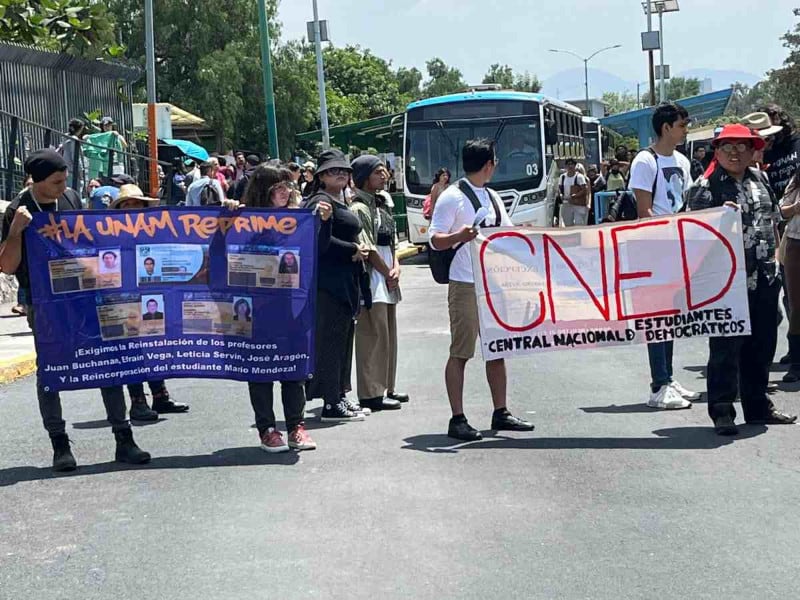 Alumnos de CCH marchan para rememorar la represión del 3 de septiembre de 2018