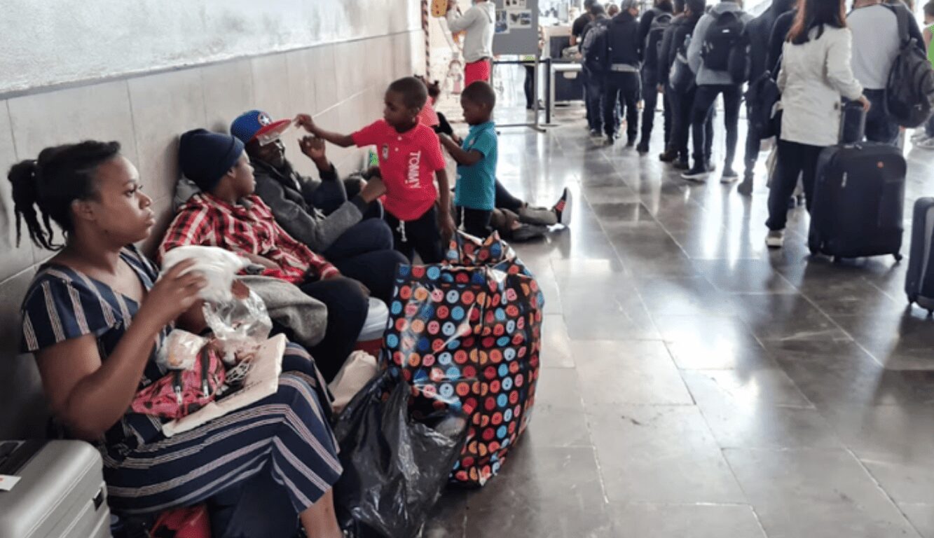 Vías próximas a la Central del Norte en la Ciudad de México son ahora el lugar de residencia de migrantes
