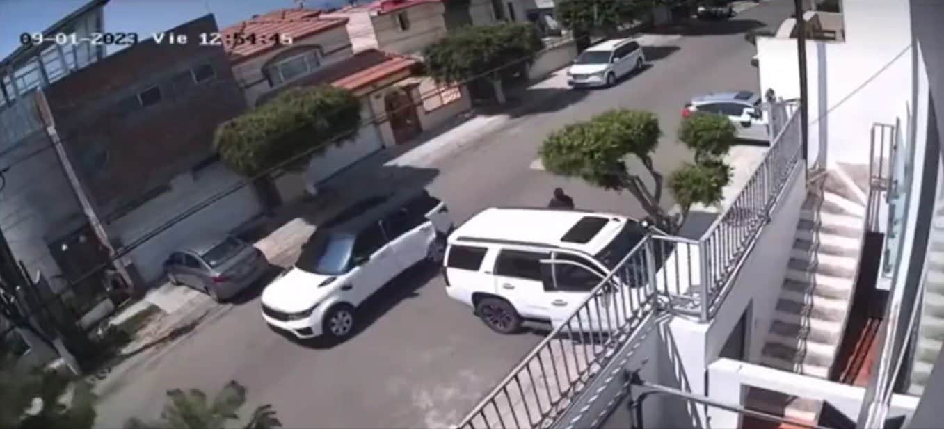 En Tijuana ejecutan a policía y luego colocan narcomantas de advertencia para quienes apoyen a los de “Jalisco”