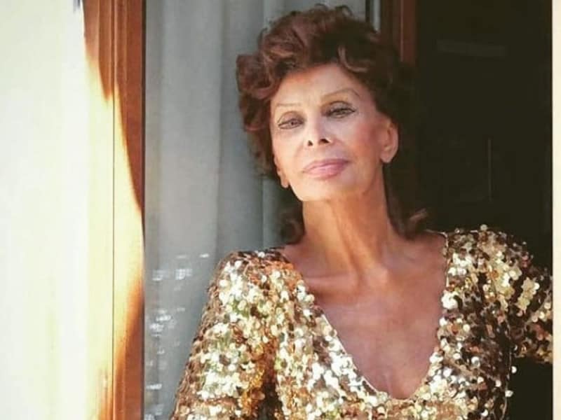 La actriz Sophia Loren se encuentra hospitalizada tras sufrir una aparatosa caída en su casa