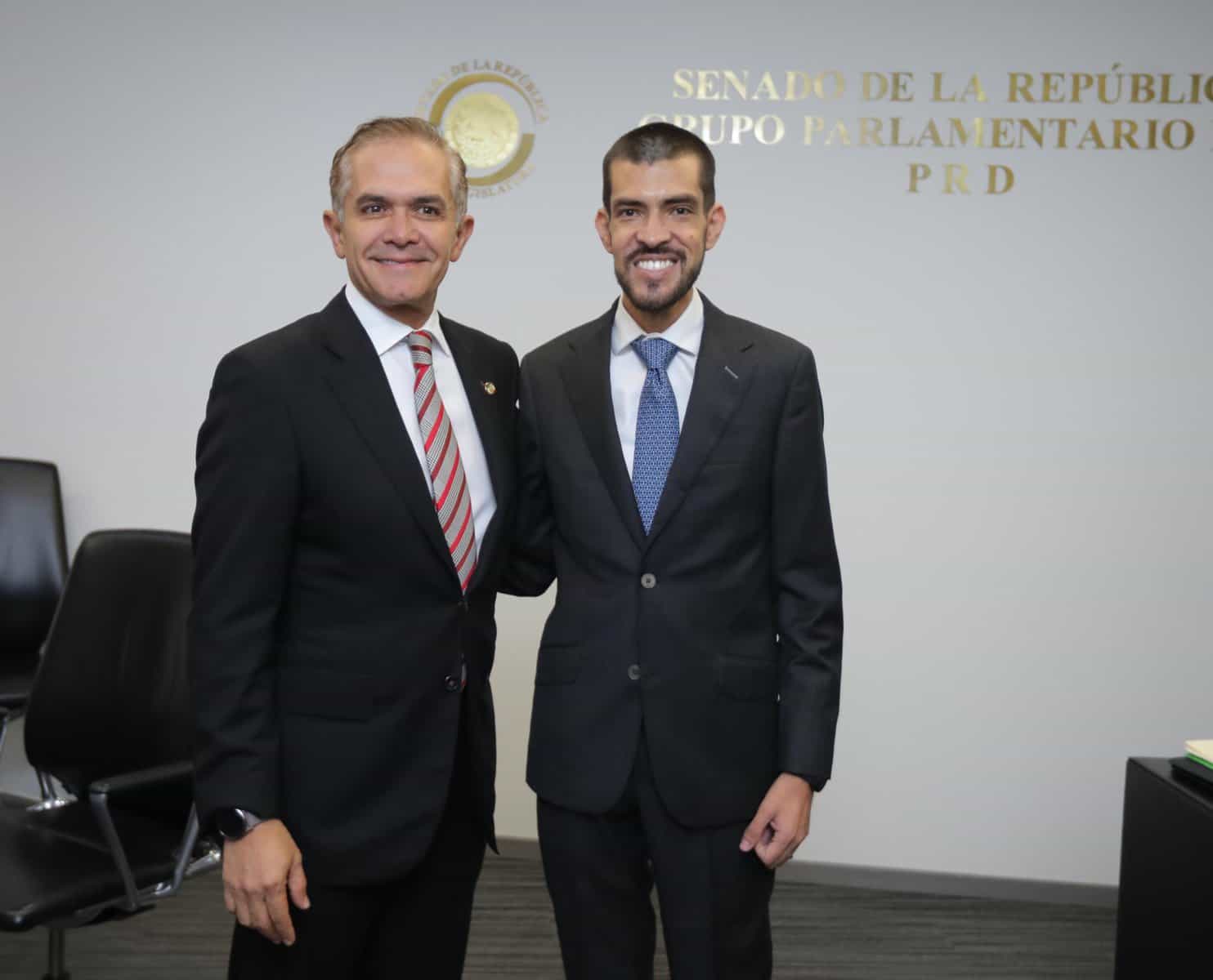 Juan Pablo Adame luchador contra el cáncer, toma protesta como senador suplente de Miguel Ángel Mancera