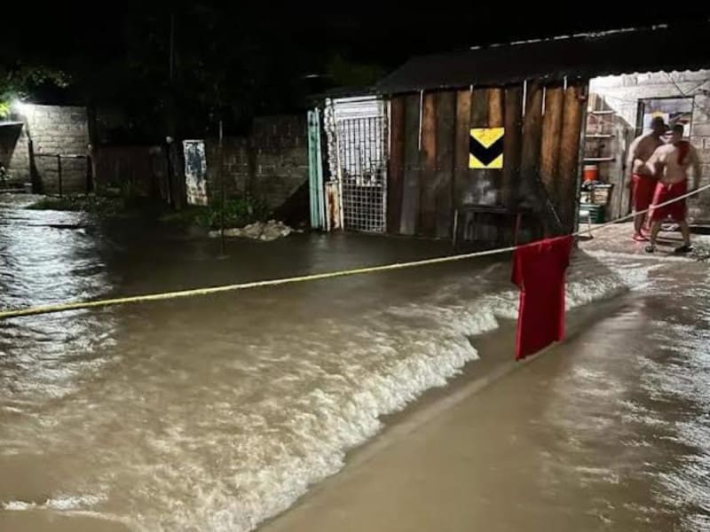 En Oaxaca, un pescador pierde la vida tras impacto de rayo