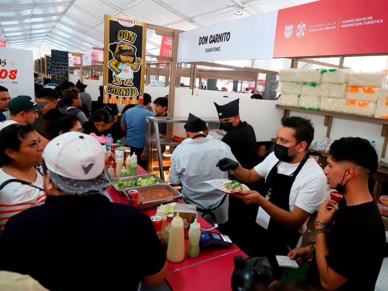 CDMX rompe Récord Guinness al servir más de 6 mil tacos en una hora durante festival de “Tacos, tacos: el taco chilango”