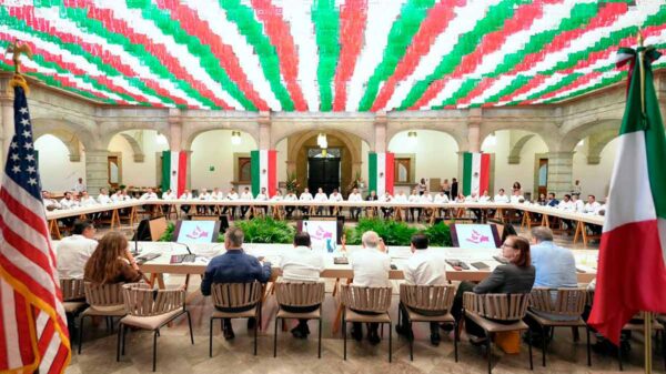 Buscan empresarios mexicanos contratar migrantes en tránsito