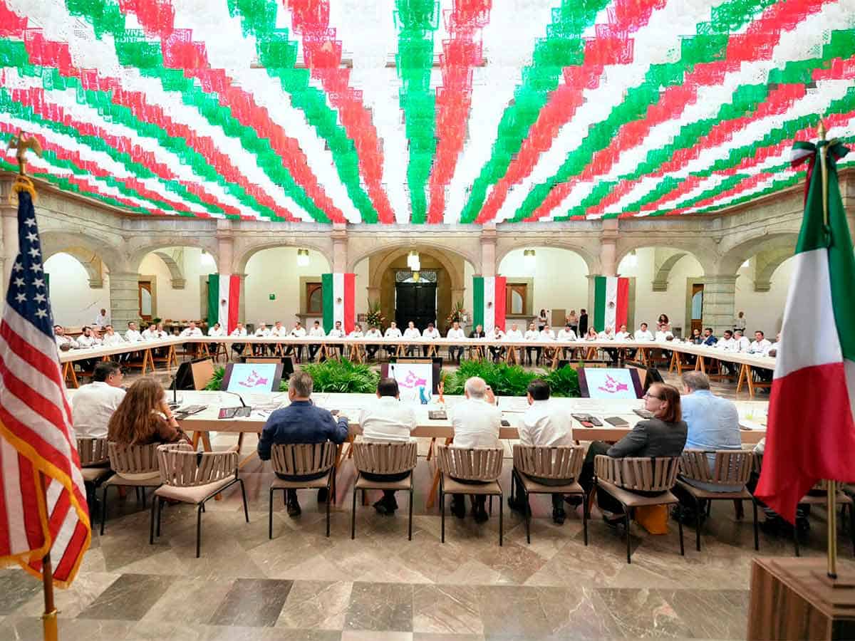 Buscan empresarios mexicanos contratar migrantes en tránsito