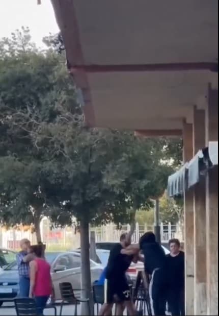 ¡Todo por un cigarrillo!; pleito entre un español y un pakistaní termina en tragedia