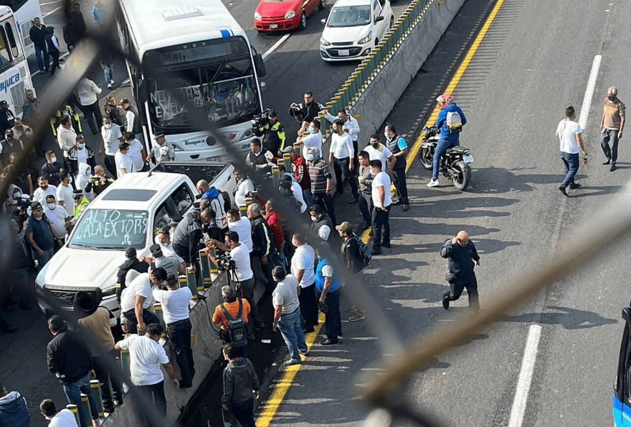 Tras 7 horas, continúa bloqueo en la México-Pachuca