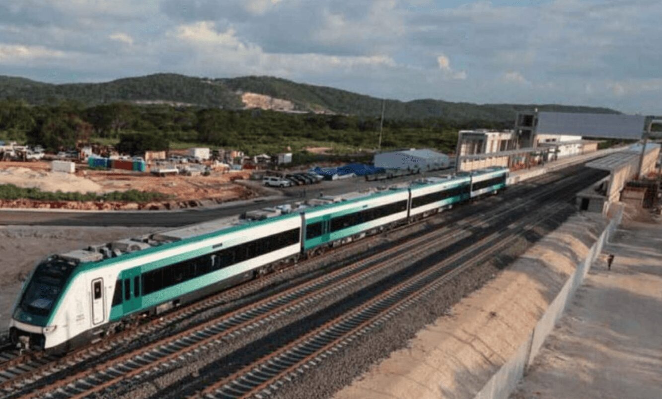 Sedena asume el control del Tren Maya; AMLO