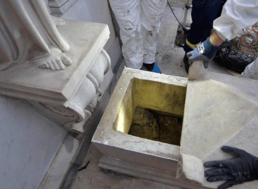 El cuerpo de un líder del crimen ecuatoriano fue sustraído de un cementerio en Colombia