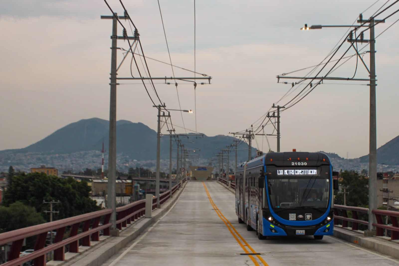 Trolebús Elevado en Iztapalapa se convierte en una alternativa más de movilidad para los usuarios