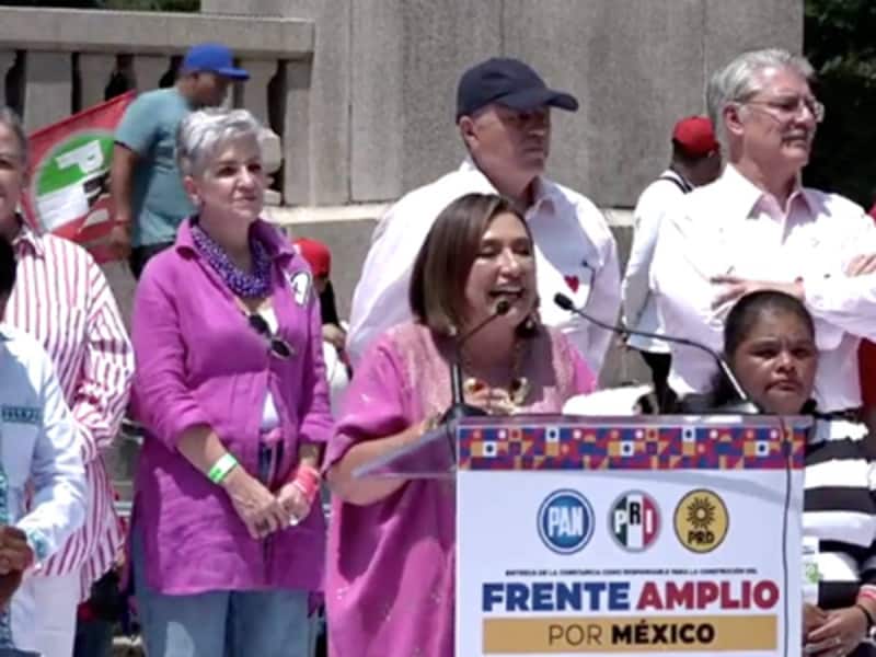 Esa puerta “no solo me la cerraron a mí, sino a Ustedes”, expresó Xóchitl Gálvez en su mensaje al recibir constancia como coordinadora del Frente Amplio por México