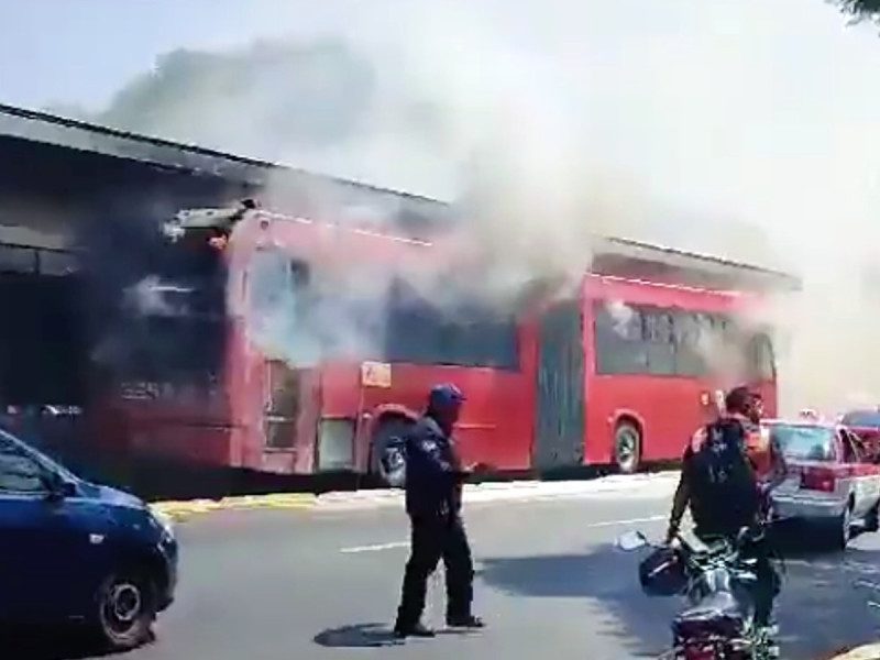 Incendio en Metrobús de la CDMX