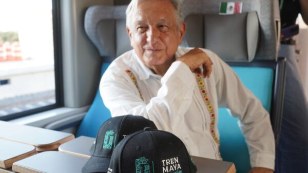 AMLO realiza supervisión a bordo del Tren Maya