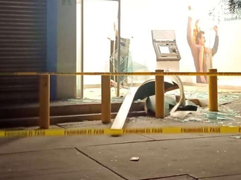 Cajero automático es abandonado, luego de ser robado