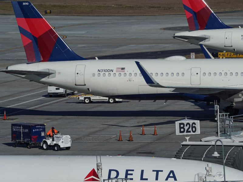 Delta extiende la cancelación de sus vuelos a Israel hasta el final de este mes