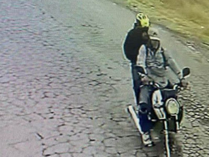 Autoridades tras la pista de motociclistas que asaltaron y dispararon a estudiante de preparatoria