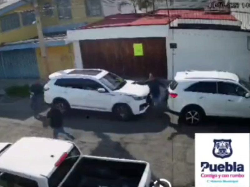 Registran momento en el que un hombre es asaltado y baleado después de salir del banco