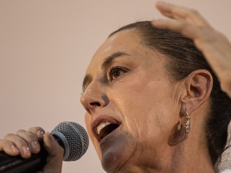 “Que repartan los libros de texto, qué culpa tienen los niños de politizar la educación”, afirma Sheinbaum