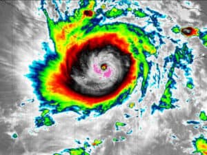 El huracán ‘Otis’ alcanza la categoría 4 y amenaza con intensificarse a categoría 5
