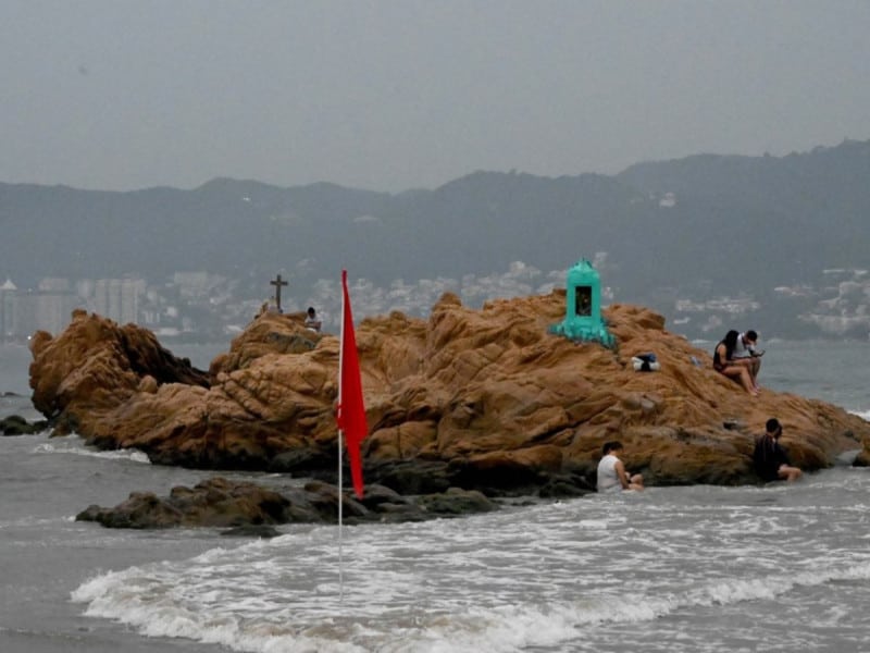 López Obrador insta a la población de Costa Grande a garantizar su seguridad ante el huracán ‘Otis’