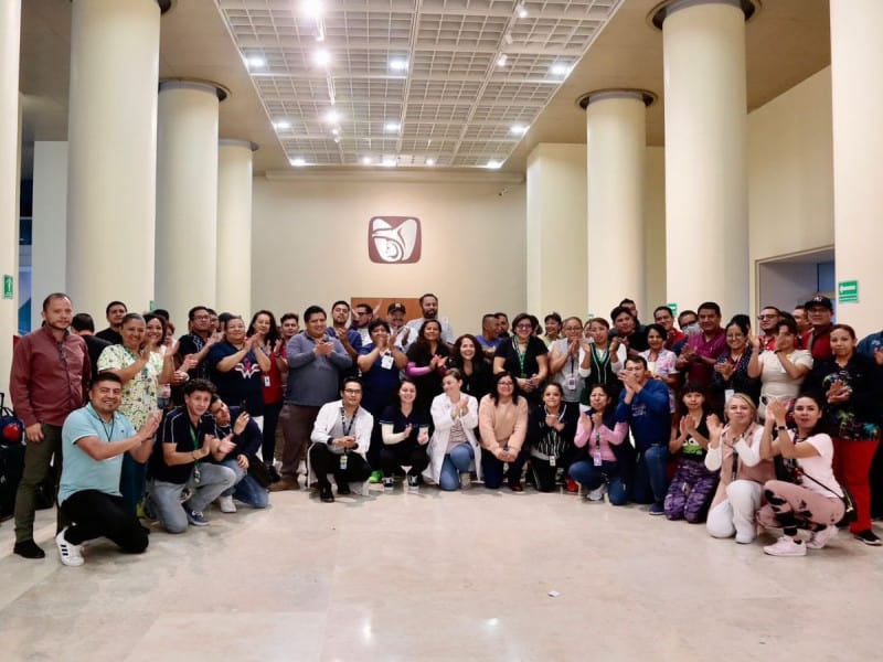 Profesionales de la salud del IMSS se movilizan hacia Guerrero