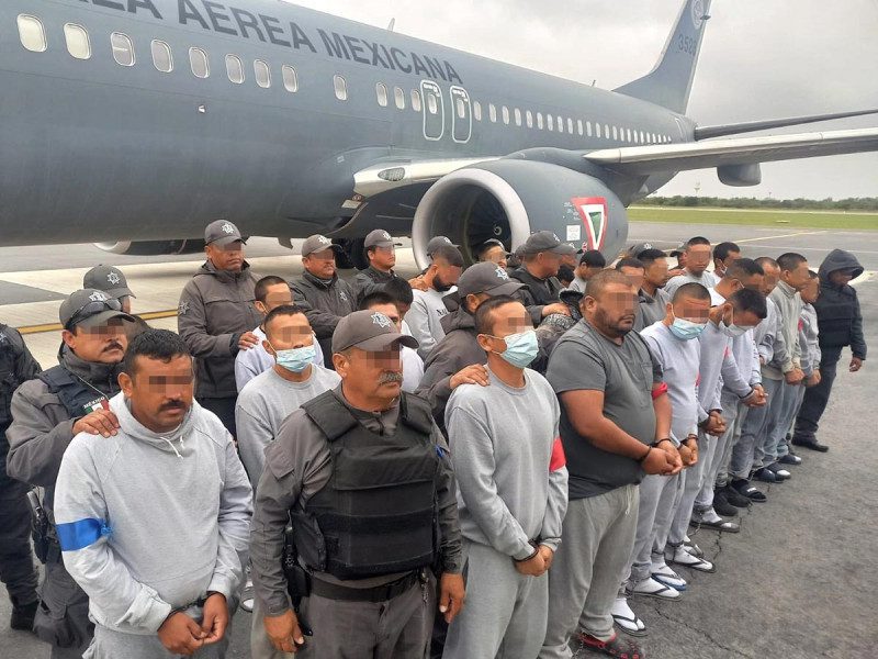 Trasladan a 67 reos de alta peligrosidad de penales en Tamaulipas a prisiones en diferentes estados