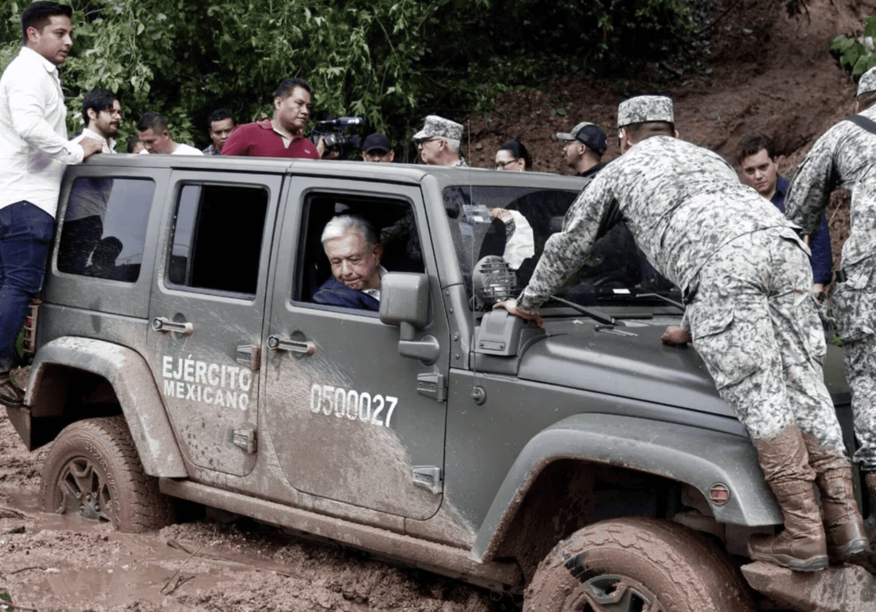 Huracán Otis, desnuda a funcionarios de la 4T