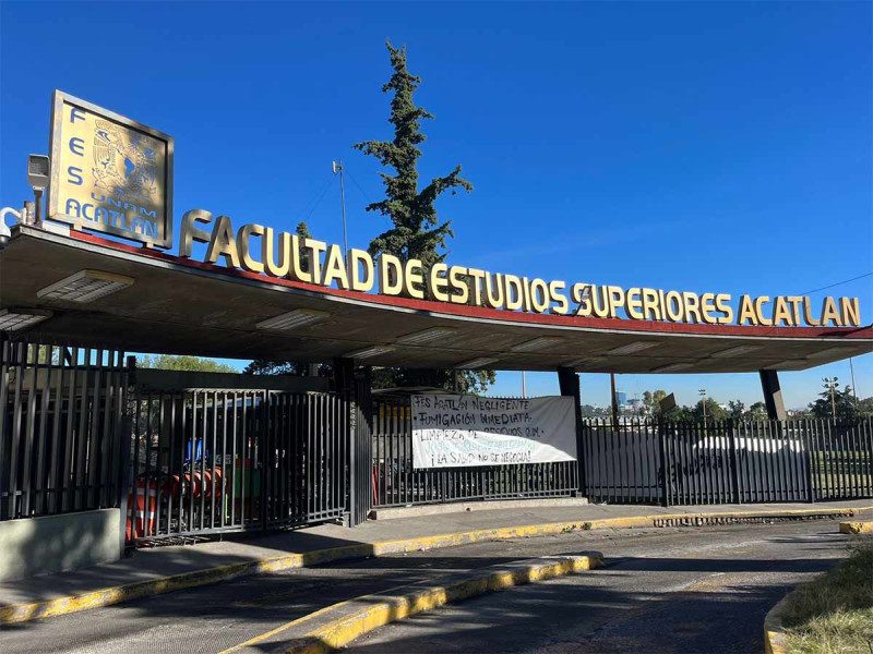 Encapuchados permanecen dentro de la FES Acatlán, exigen que se fumiguen las instalaciones