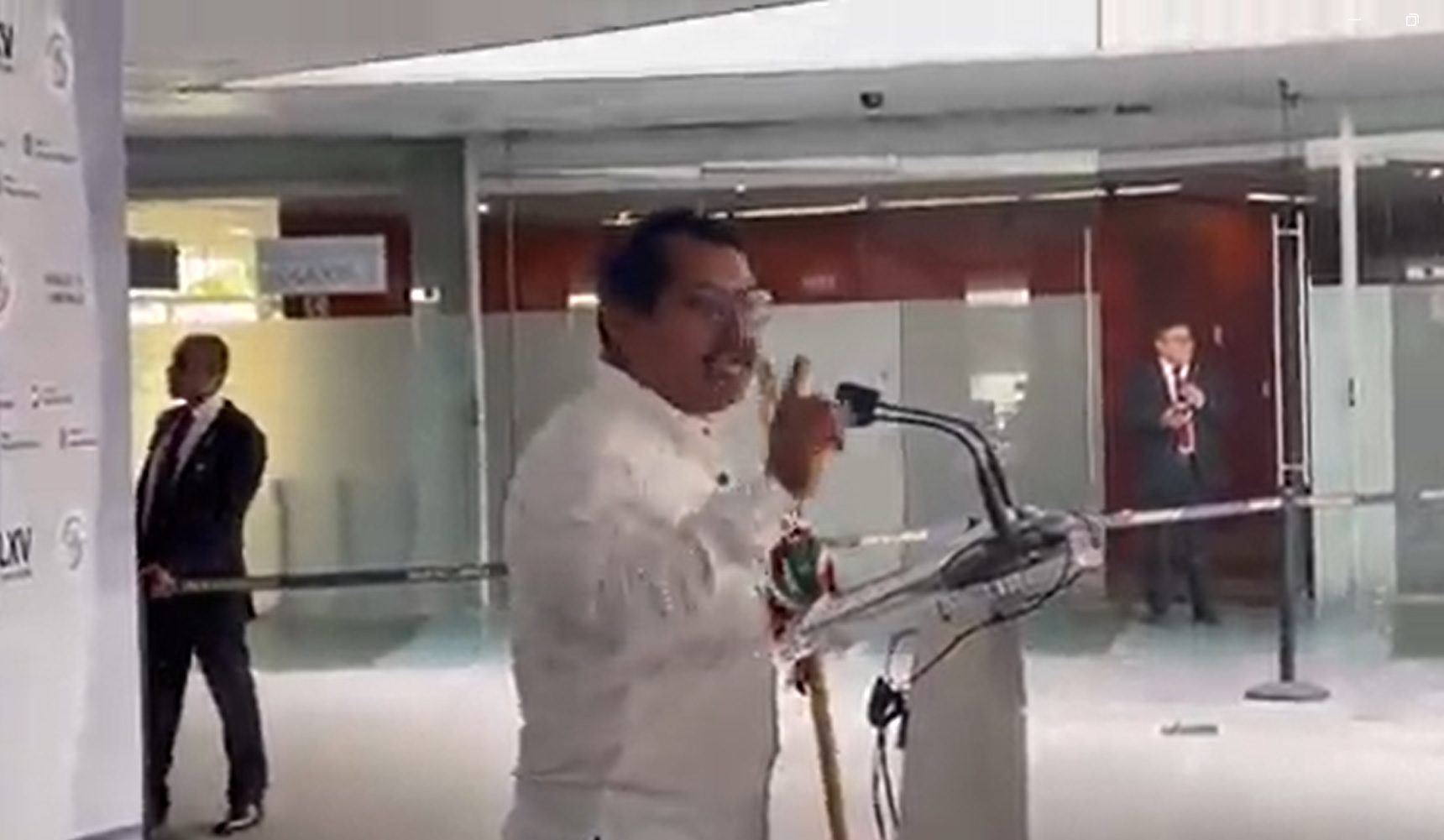 Adolfo Gómez Hernández, senador morenista, se niega a pagar entrada a Monte Albán