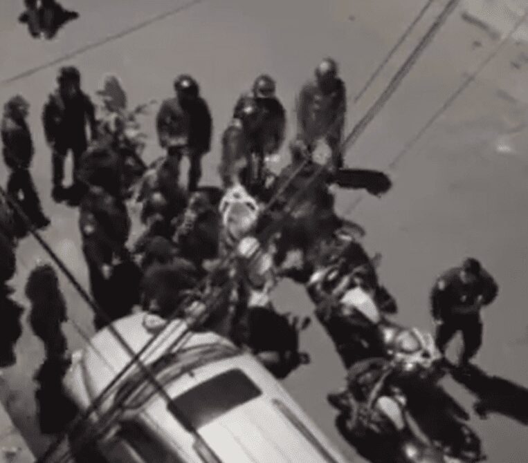 Policías de CDMX golpean a pareja gay hasta dejar a uno de ellos inconsciente