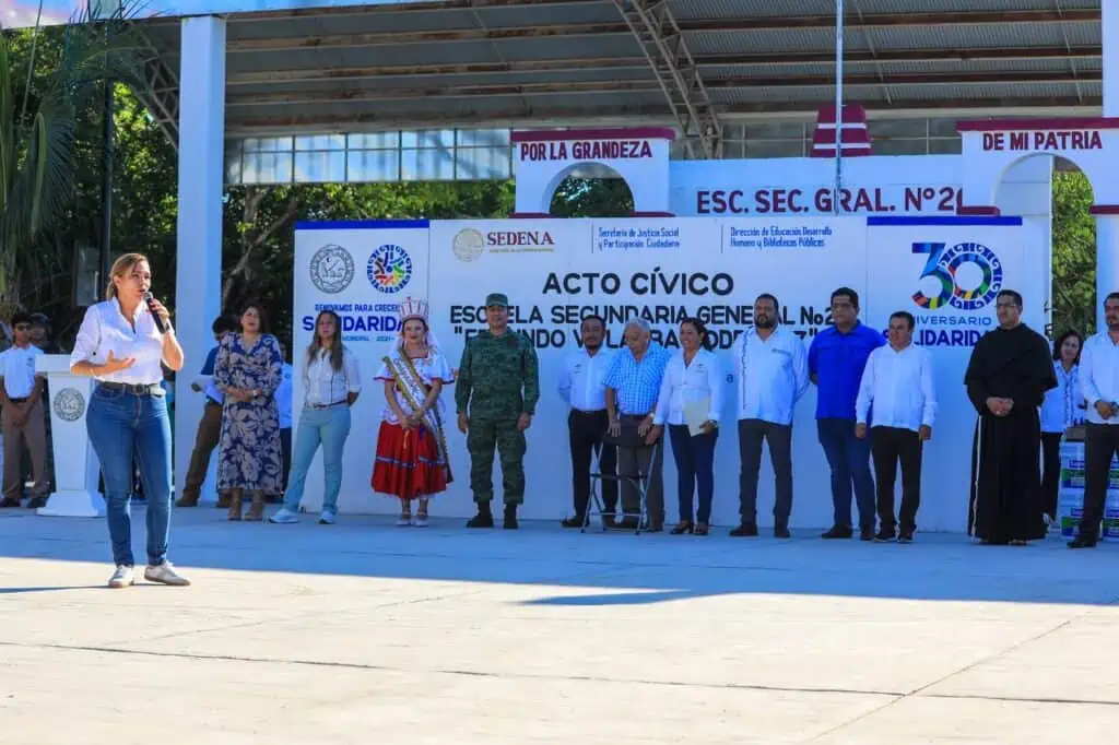 En Solidaridad, fomenta Lili Campos valores cívicos en estudiantes